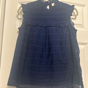 Vineyard Vines navy blue ruffle neck sleeveless top. Size xs. Worn 1x